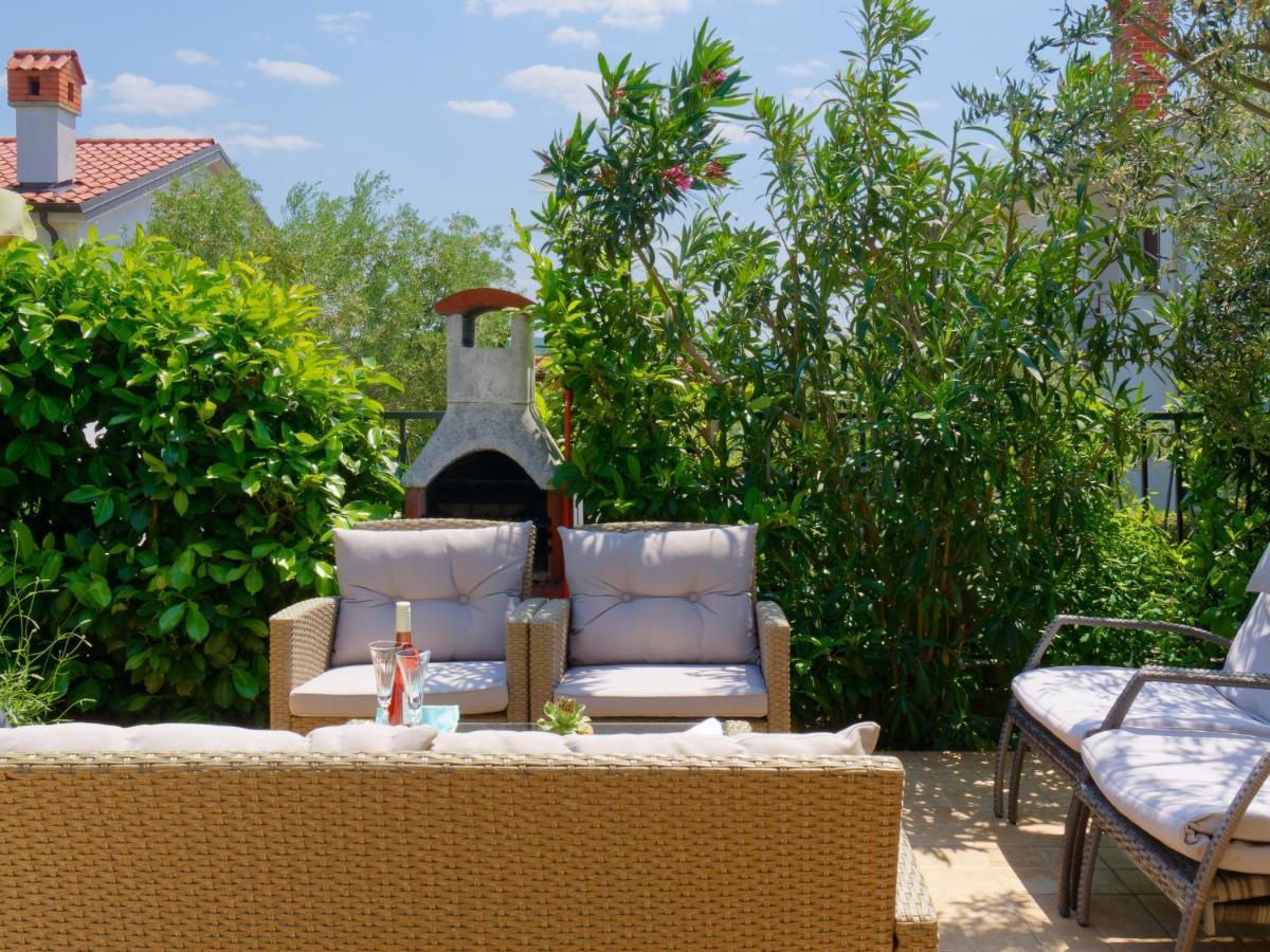 Holiday Home Nevena By Rent Istria Buje Exterior foto